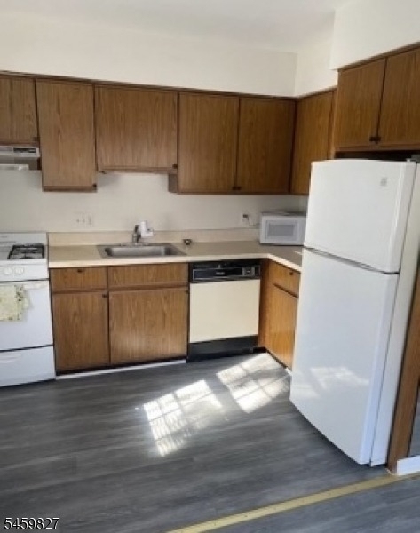 48 Elm St - Photo 2