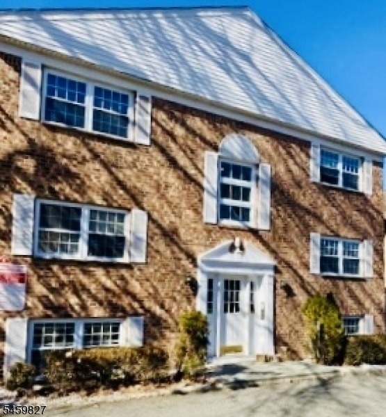 48 Elm St - Photo 0