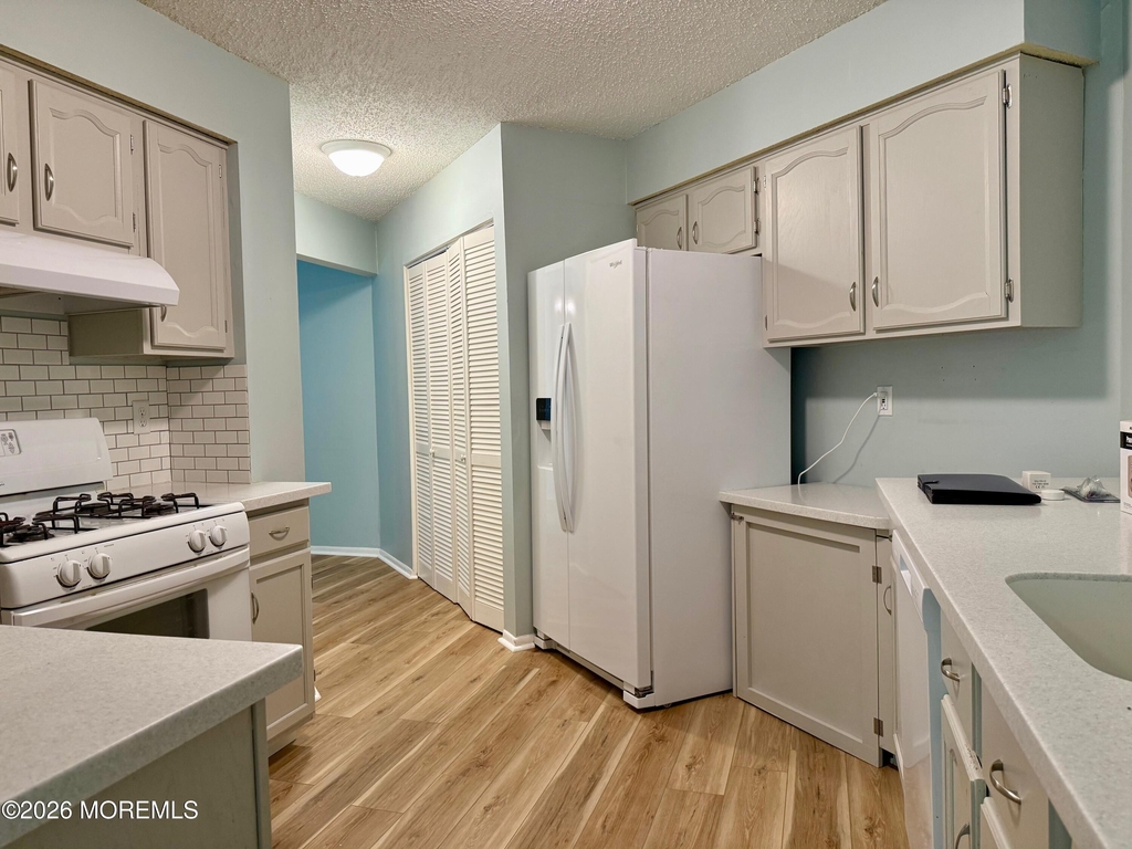1216 Waters Edge Drive - Photo 6