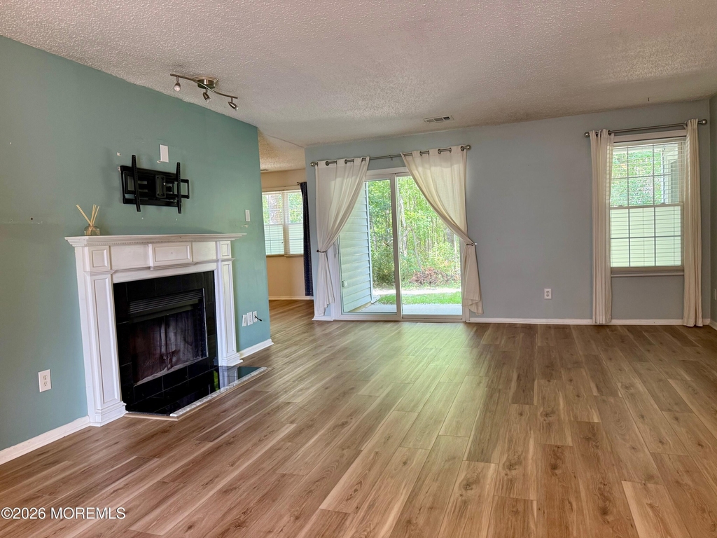 1216 Waters Edge Drive - Photo 2