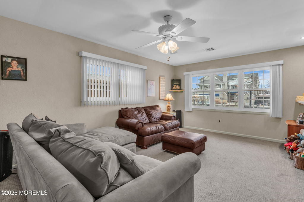 126 Royal Drive - Photo 7