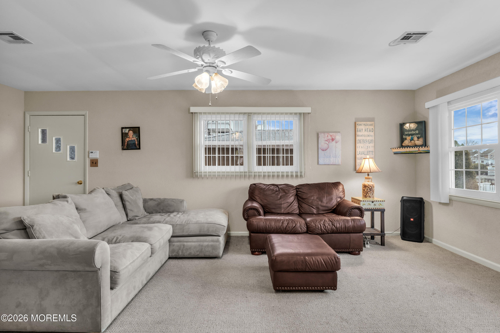 126 Royal Drive - Photo 6