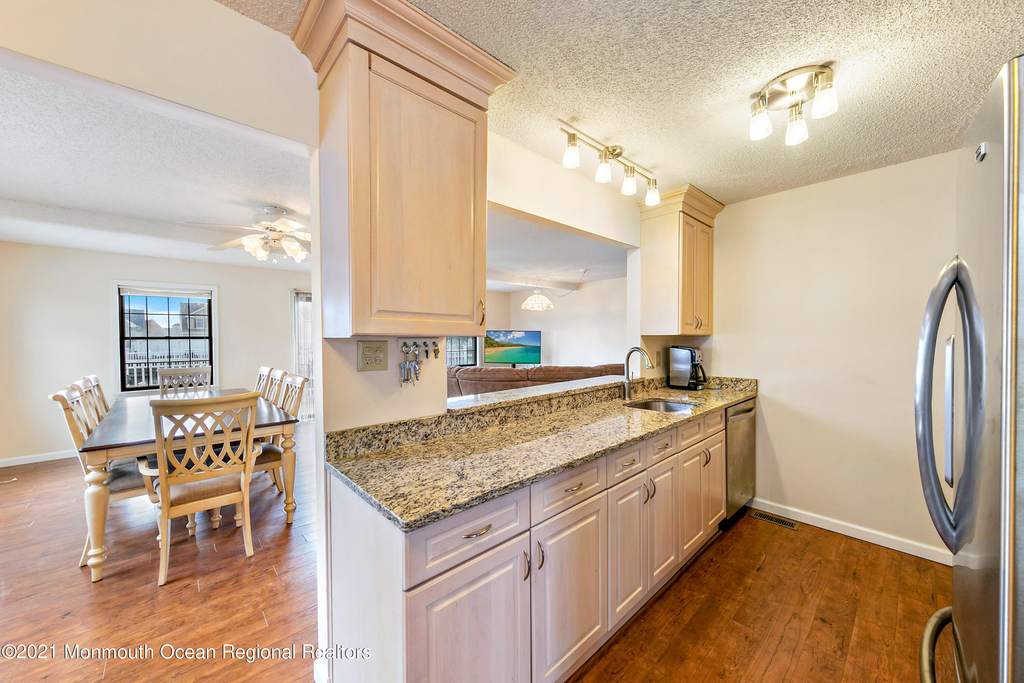 31 Peggy Lane - Photo 4