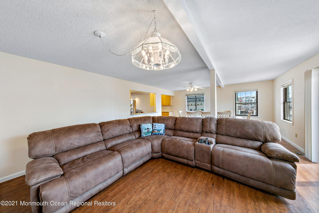 31 Peggy Lane - Photo 12