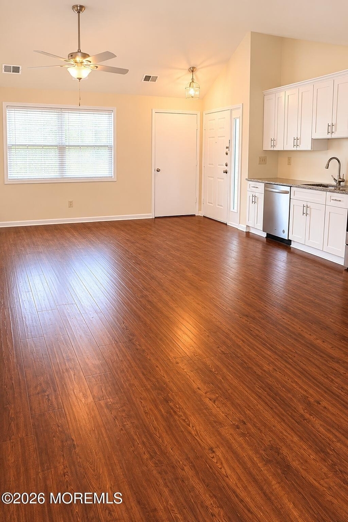 290 N Main Street - Photo 2