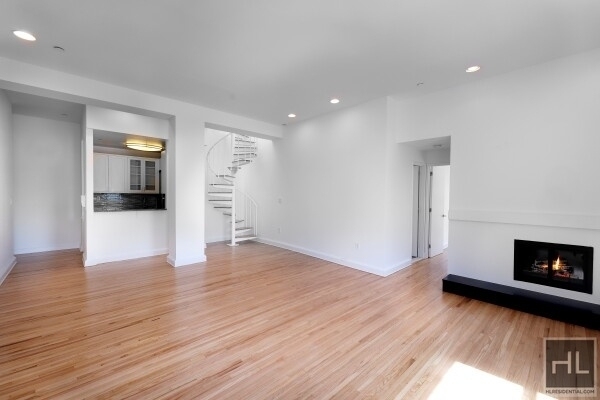 6th Avenue - Photo 1