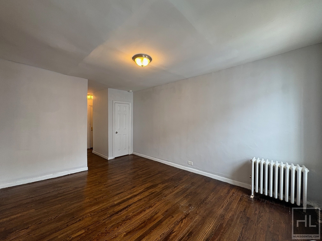 East 4 Street - Photo 2