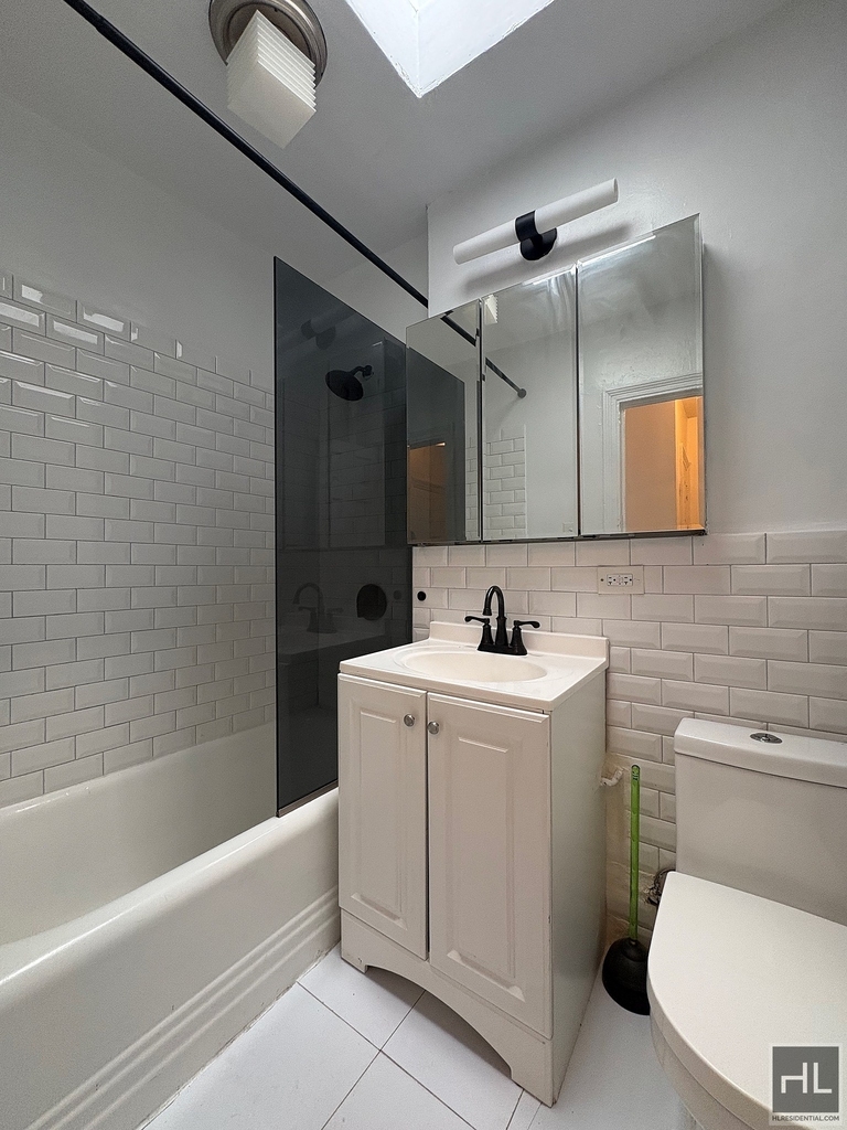 East 4 Street - Photo 5