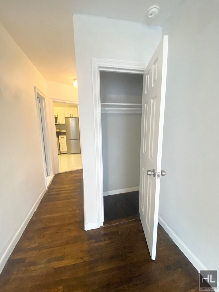 East 4 Street - Photo 3