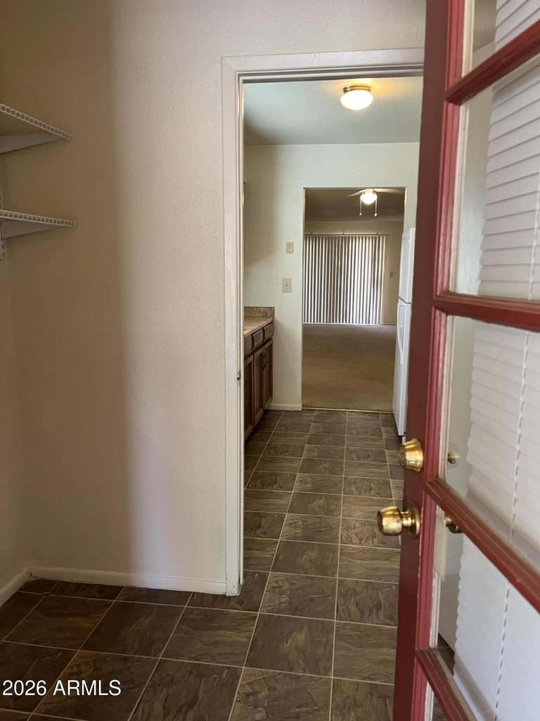 507 E Colgate Drive - Photo 2