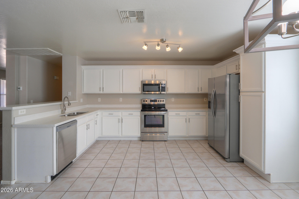 43610 W Bedford Drive - Photo 7