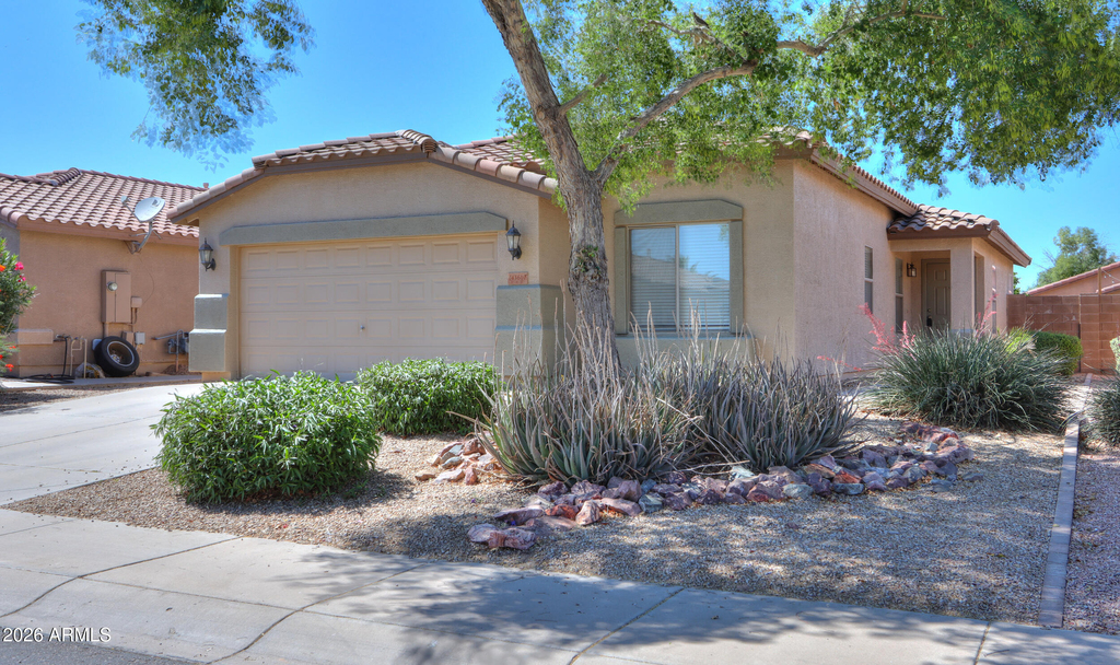 43610 W Bedford Drive - Photo 0