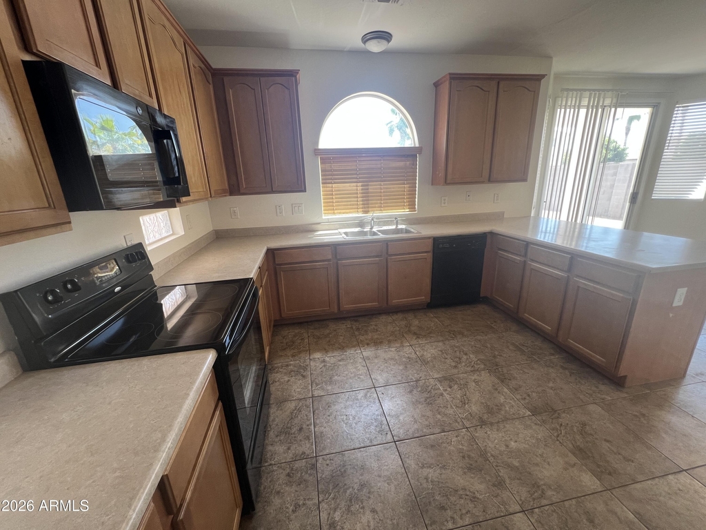 45143 W Woody Road - Photo 16