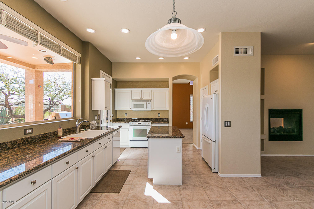 3531 N Paseo Del Sol -- - Photo 8