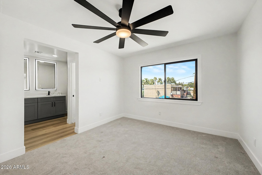 920 E Pasadena Avenue - Photo 14