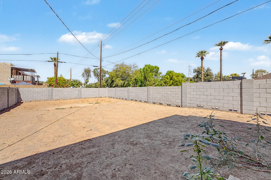 920 E Pasadena Avenue - Photo 27