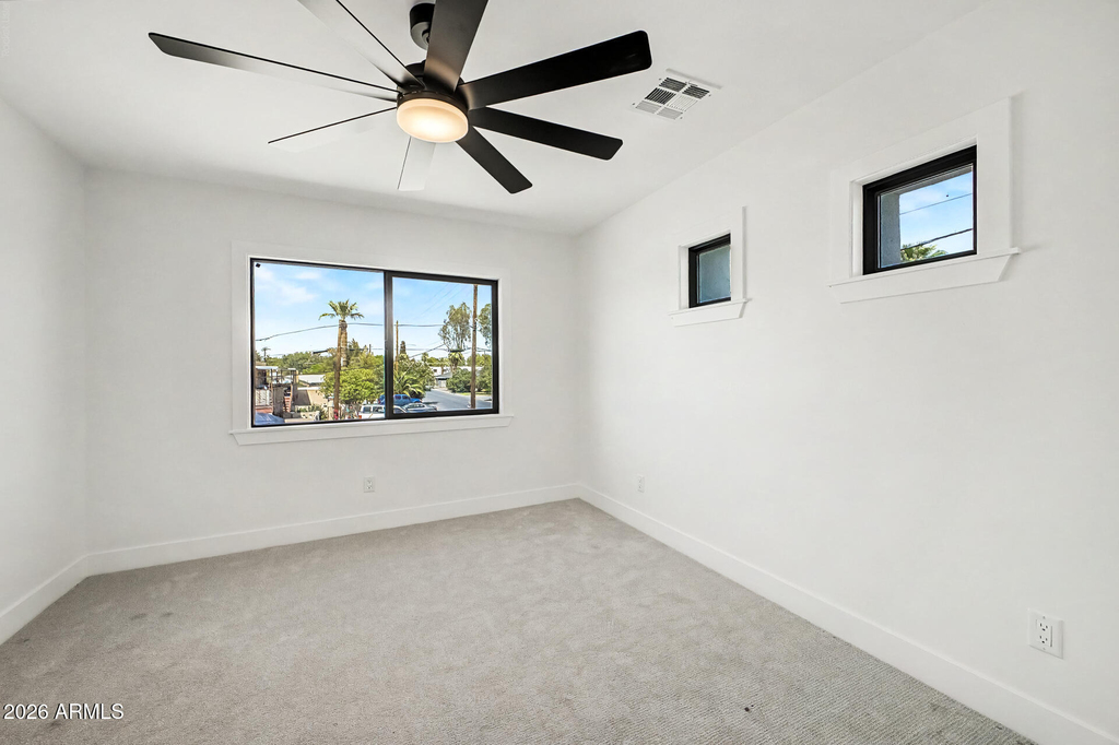 920 E Pasadena Avenue - Photo 13