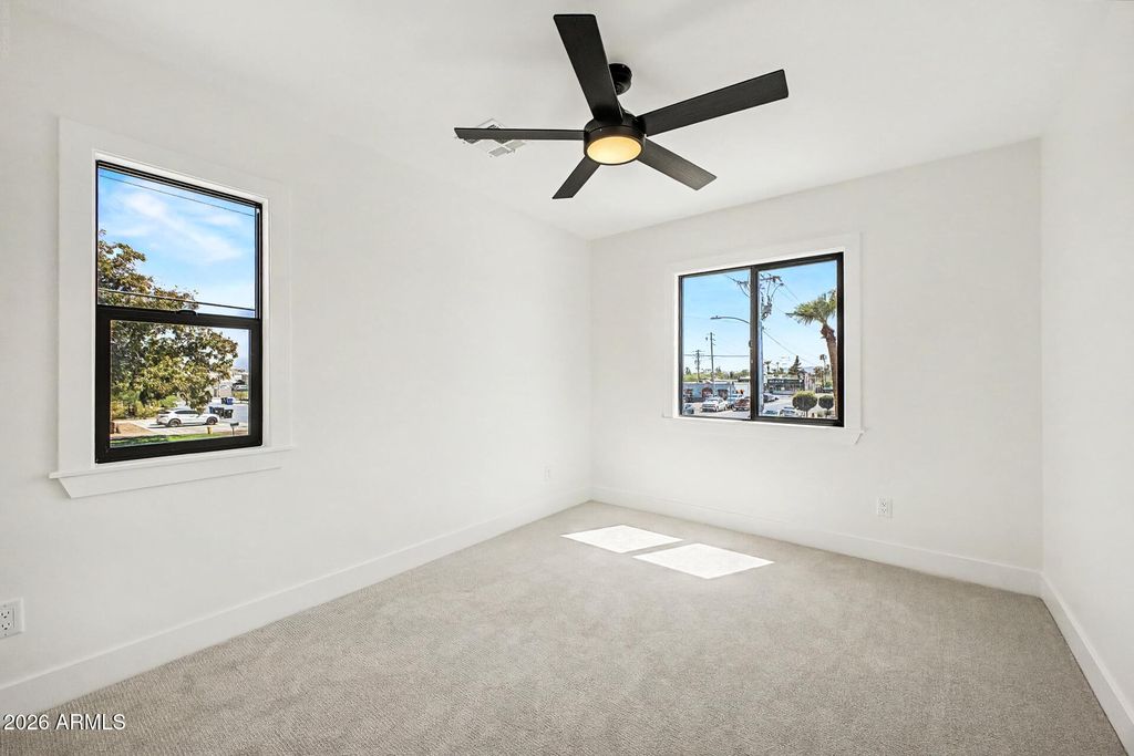 920 E Pasadena Avenue - Photo 21
