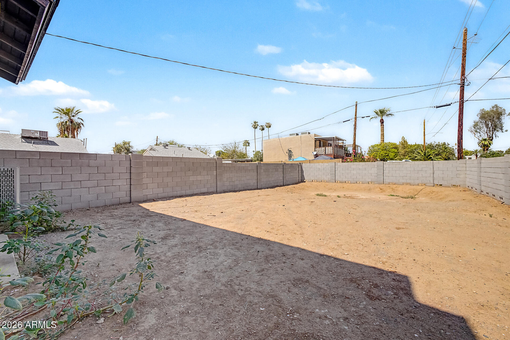 920 E Pasadena Avenue - Photo 28