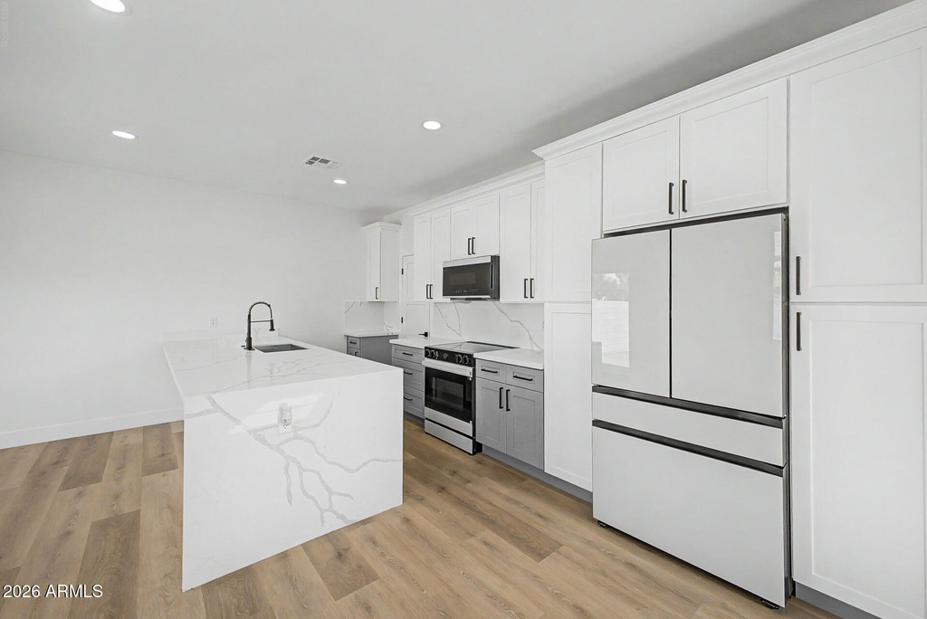 920 E Pasadena Avenue - Photo 10