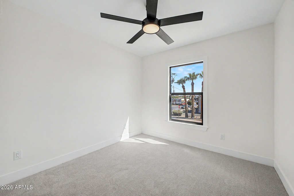 920 E Pasadena Avenue - Photo 24