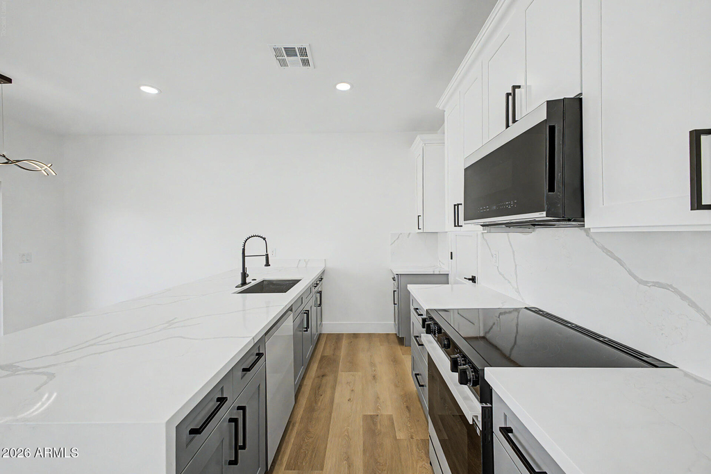 920 E Pasadena Avenue - Photo 11