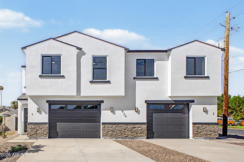 920 E Pasadena Avenue - Photo 2