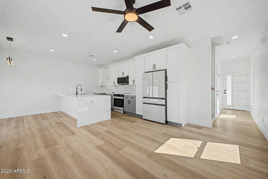 920 E Pasadena Avenue - Photo 7