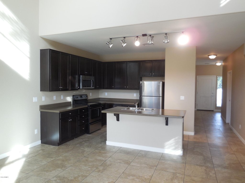 1131 E Cedar Street - Photo 3