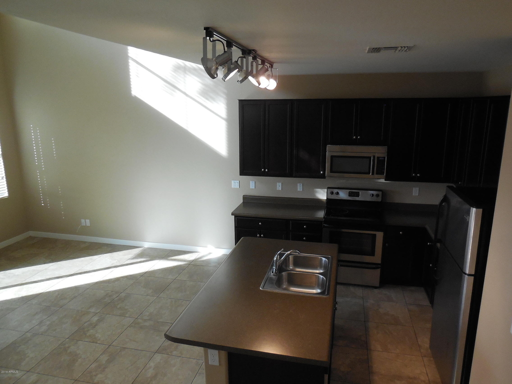1131 E Cedar Street - Photo 5