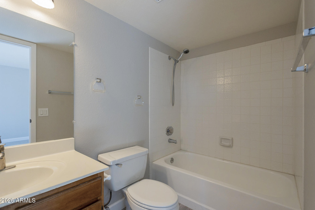 815 E Grovers Avenue - Photo 11