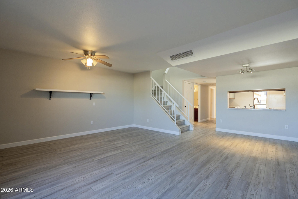 815 E Grovers Avenue - Photo 3