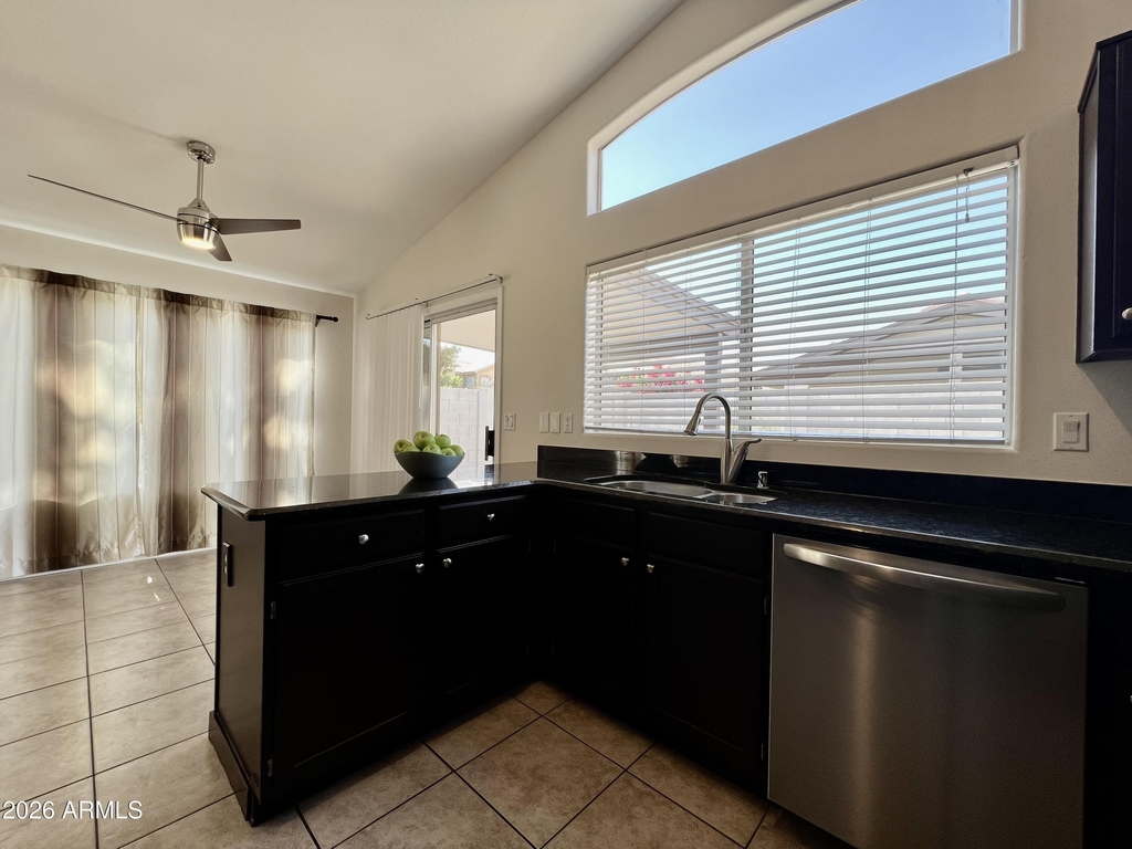 4050 E Coolbrook Avenue - Photo 9