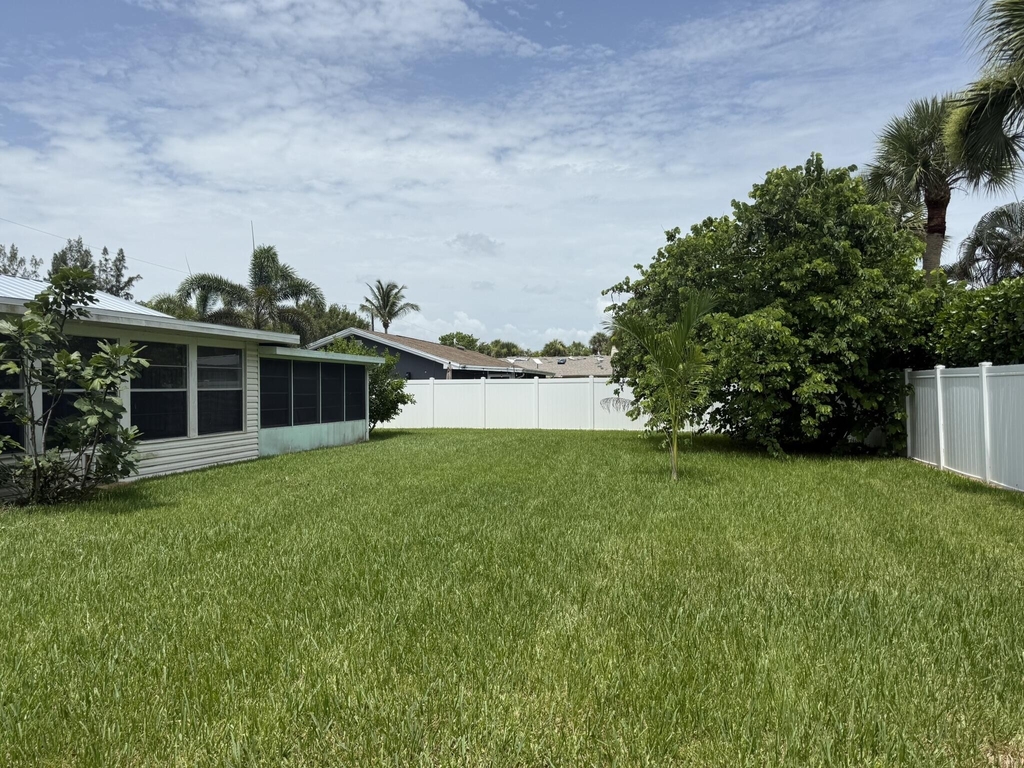 1916 Coconut Drive - Photo 26