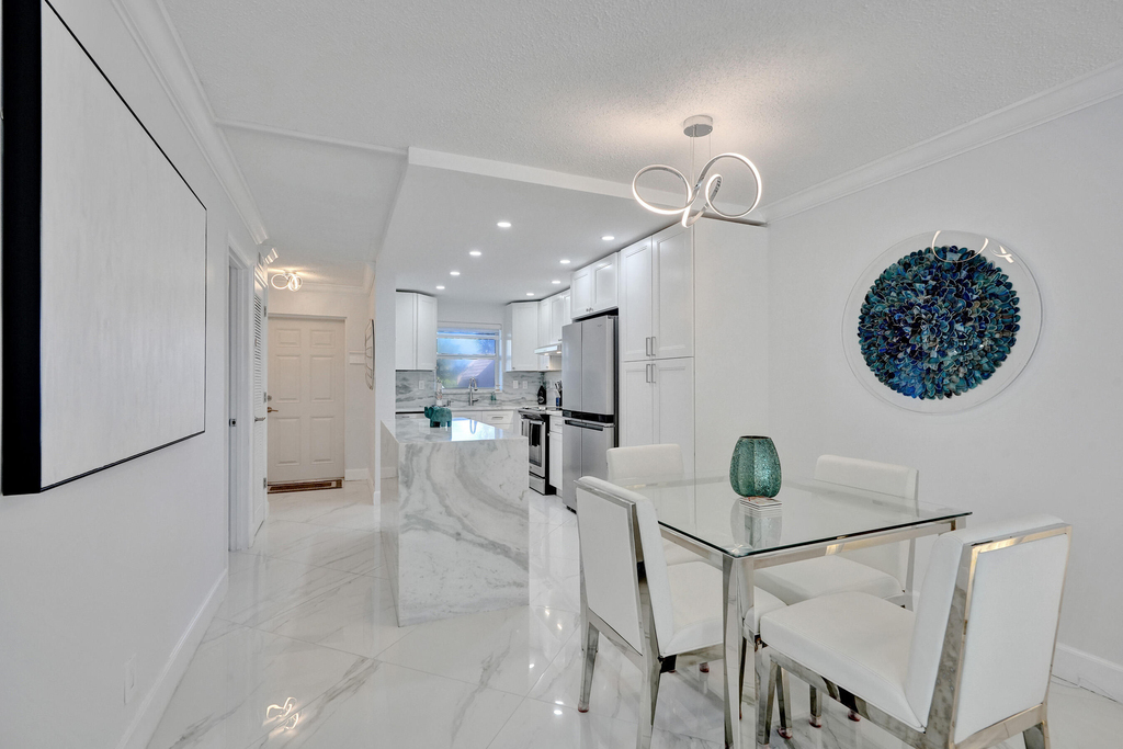 1169 Hillsboro Mile - Photo 8