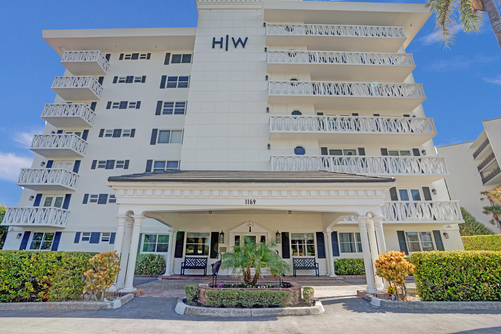 1169 Hillsboro Mile - Photo 18