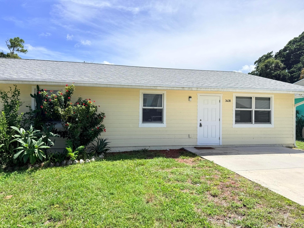 3438 Se Iris Street - Photo 1