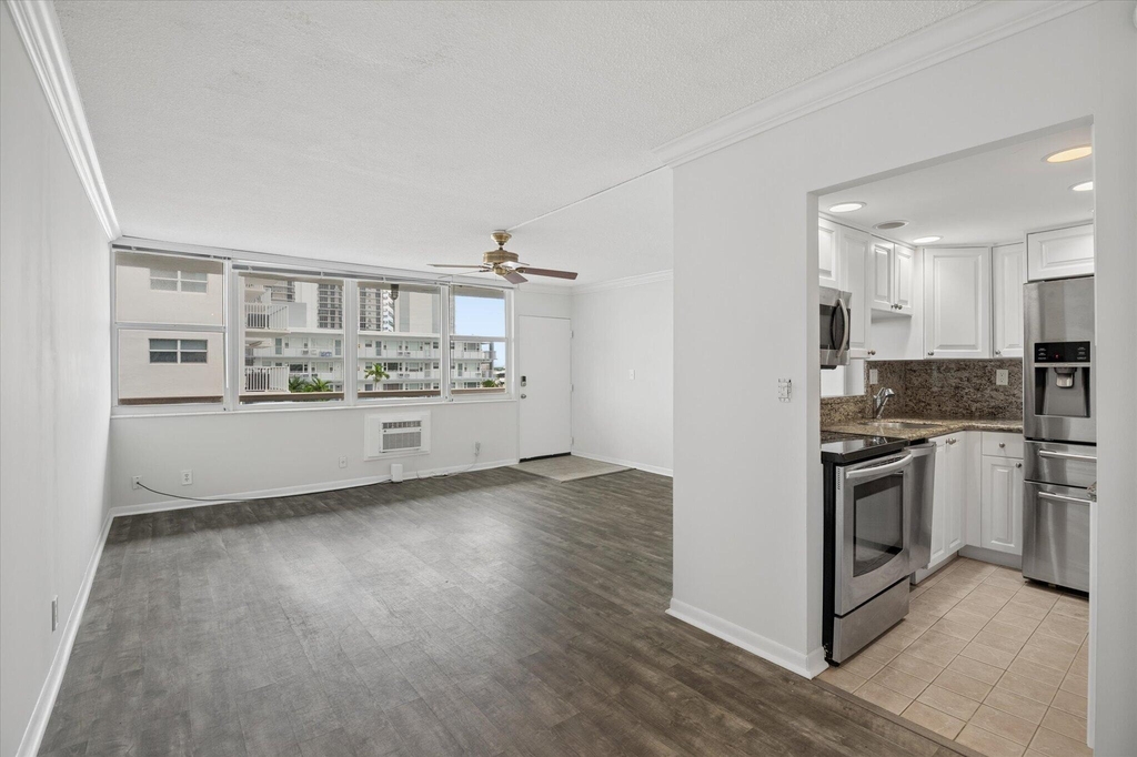 101 N Birch Road - Photo 2