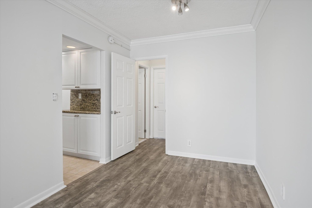101 N Birch Road - Photo 6