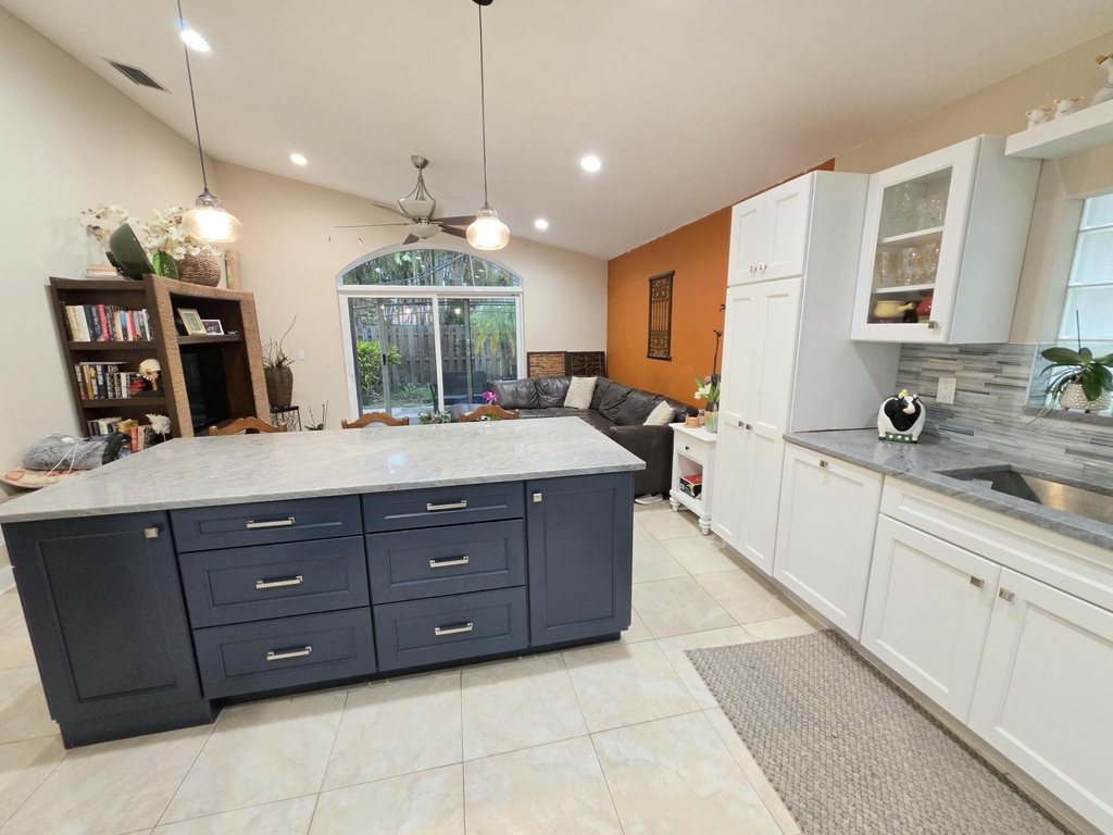 7172 Catalina Way - Photo 4