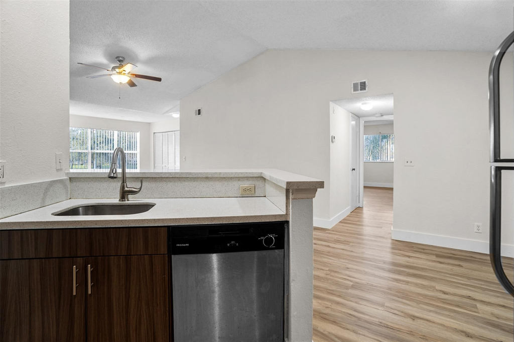 12730 Vista Isles Drive - Photo 10