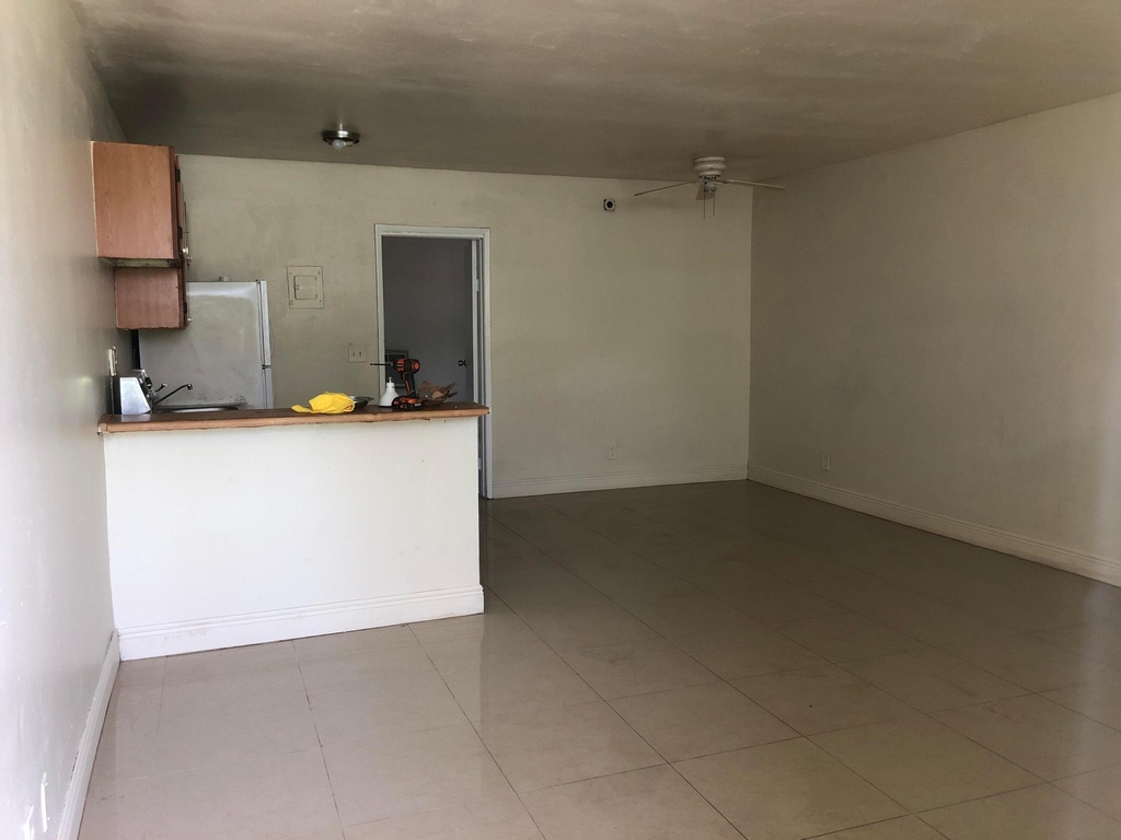 714 Nw 2nd Avenue - Photo 1