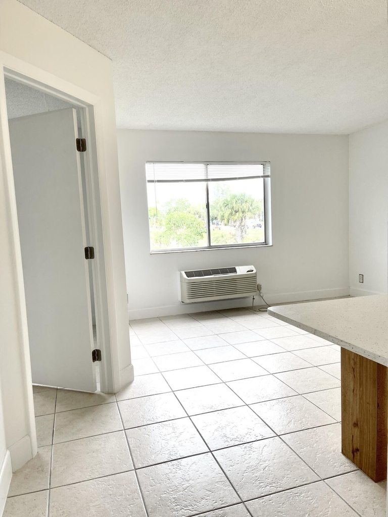 3822 N University Drive - Photo 5