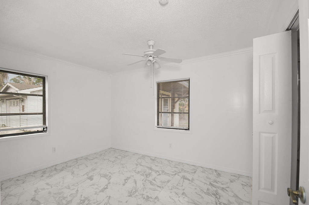 325 Nw Rebecca Avenue - Photo 11