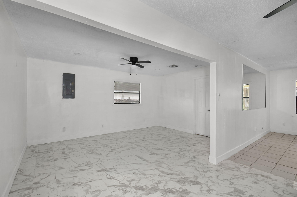 325 Nw Rebecca Avenue - Photo 10