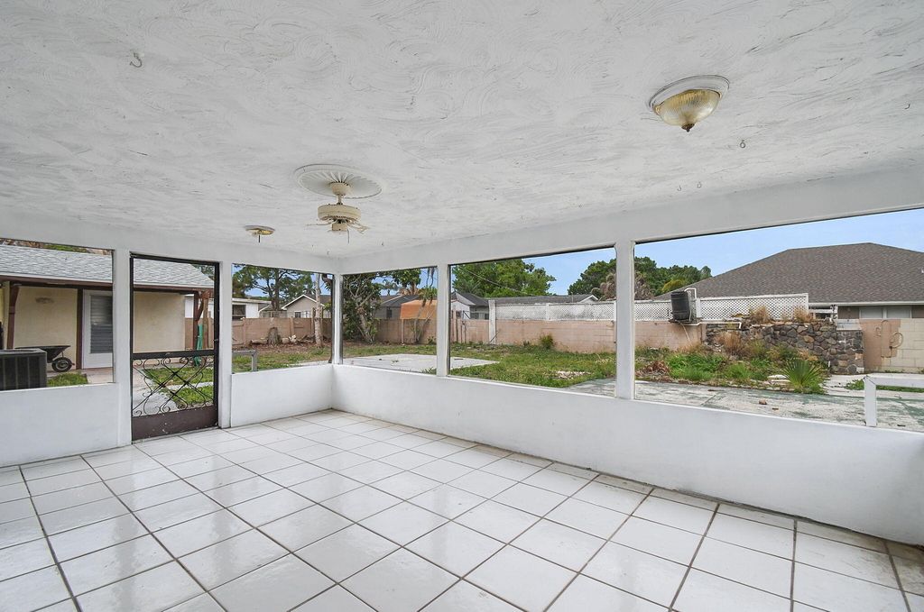 325 Nw Rebecca Avenue - Photo 21