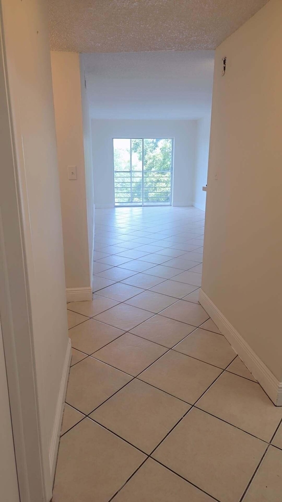 4121 Stirling Road - Photo 15