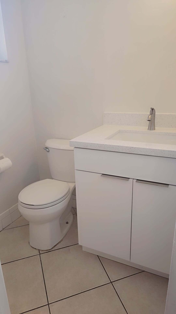 4121 Stirling Road - Photo 4