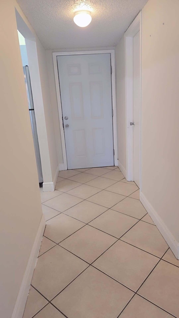 4121 Stirling Road - Photo 2