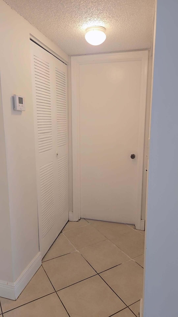 4121 Stirling Road - Photo 6
